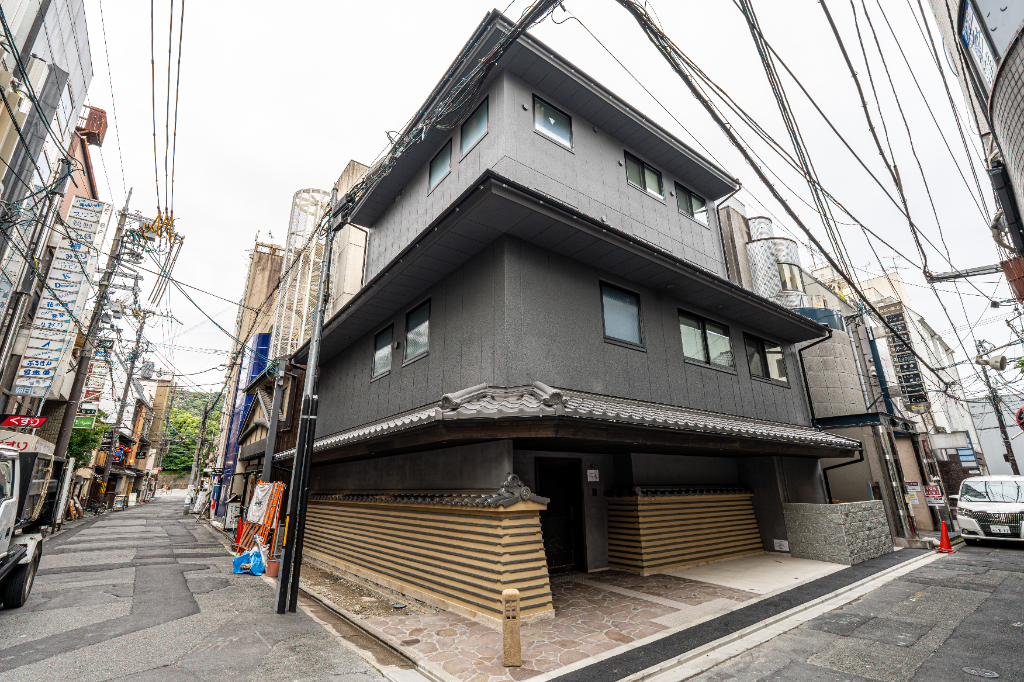 株式会社 マックスジャパン 京都の宿 ぎをんの月(京都府京都市東山区/祇園四条駅/ホテル・旅館スタッフ)_1